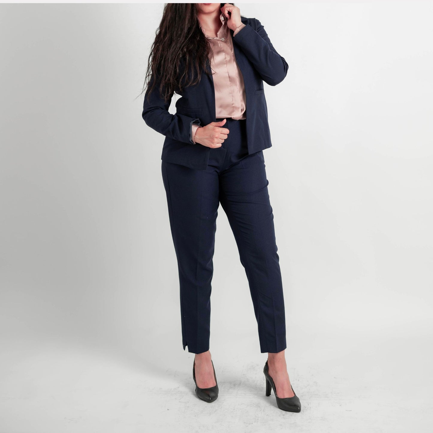 Women’s Linen Suit Set – Tailored Blazer & Trousers for Egyptian Body – Elegant and Comfortable