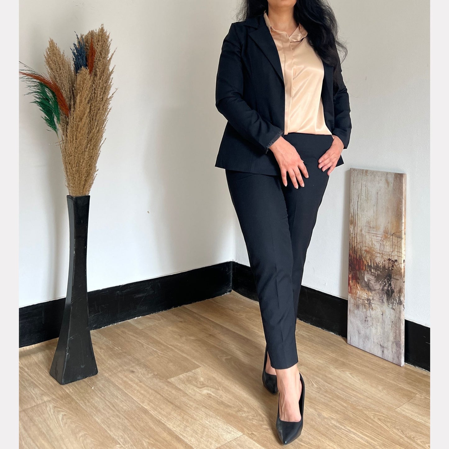 Women’s Linen Suit Set – Tailored Blazer & Trousers for Egyptian Body – Elegant and Comfortable